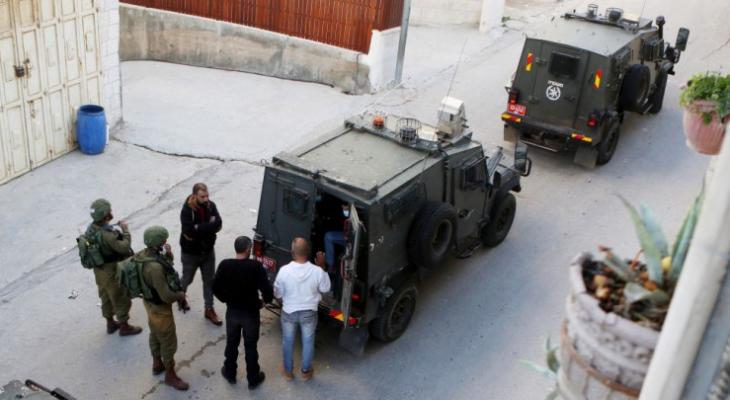 الاحتلال يعتقل 11 فلسطينيًا من الضفة والقدس