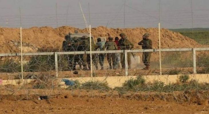 الاحتلال يعتقل شابًا شمال قطاع غزة.jpg