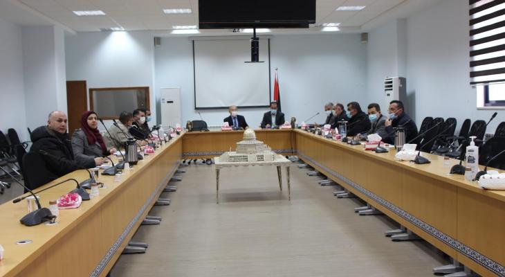 لقاء جمع وزير الاقتصاد خالد العسيلي مع أعضاء المجلس الفلسطيني