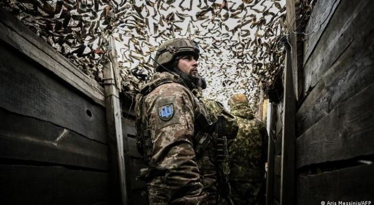جنود أوكران داخل نفق في إحدى المعارك.jpg
