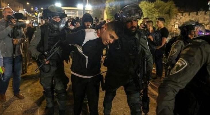 خلال اعتقال شاب فلسطيني في منطقة باب العامود.jpg