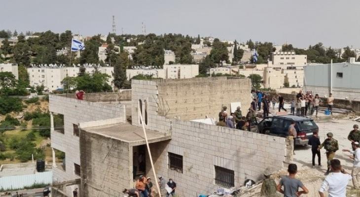 اعتداءات إسرائيلية على منزل بمنطقة واد الحصين شرق الخليل