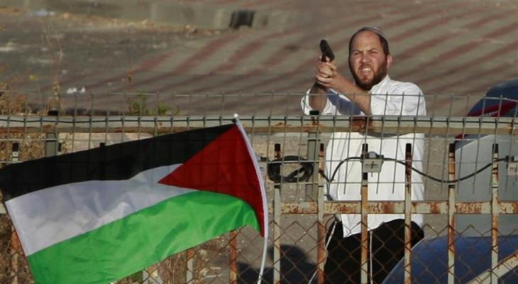 مستوطن إسرائيلي يطلق النار على الفلسطينينين