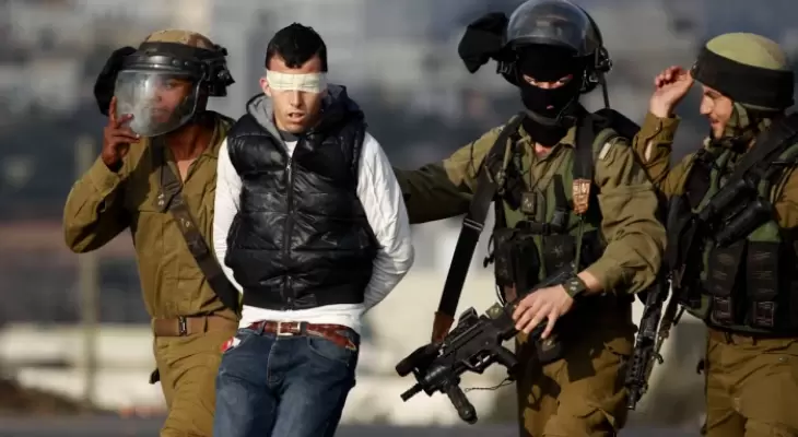 صور أرشيفية لاعتقال فلسطيني من رام الله.webp