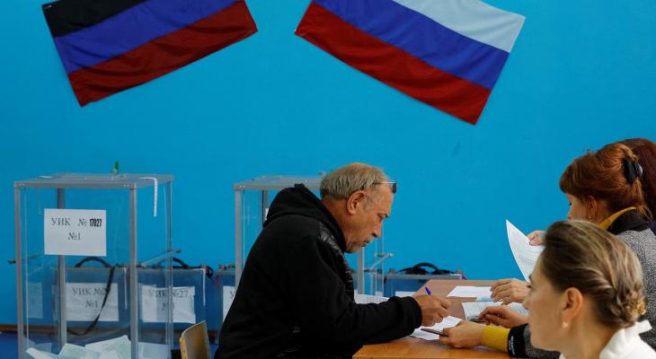الاستفتاءات الروسية لضم أراضٍ أوكرانية