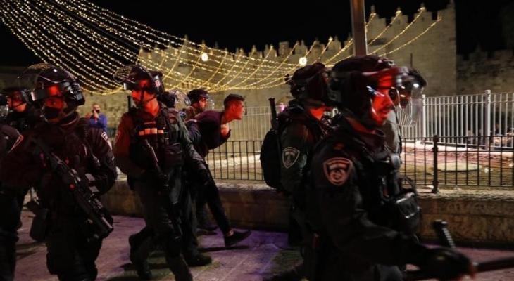 قوات إسرائيلية تعتقل فلسطينيًا من القدس.jpeg