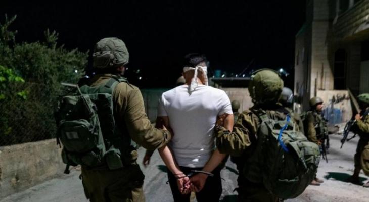 الاحتلال يعتقل فلسطينيا من منزله في الضفة الغربية.jpg