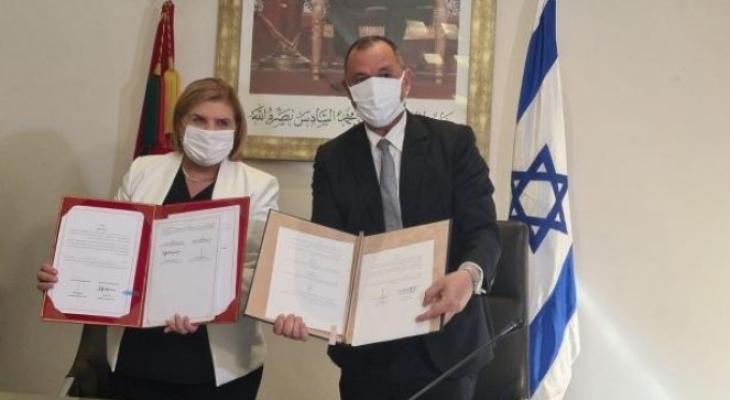 وزيرة الاقتصاد الإسرائيلية مع نظيرها المغربي.jpg