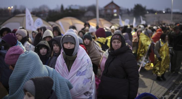 لاجئون من أوكرانيا على حدود الاتحاد الأوروبي.jpg