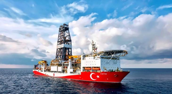 سفينة فاتح التركية للتنقيب عن الغاز.jpg