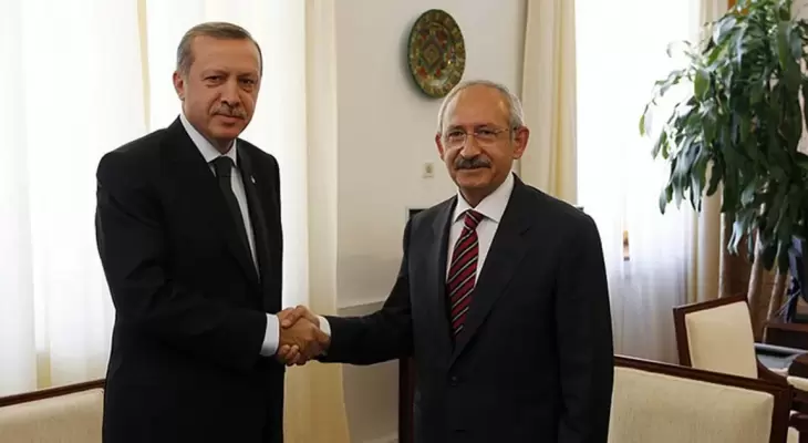 كليتشدار أوغلو (يمين) والرئيس التركي رجب أردوغان (يسار).webp