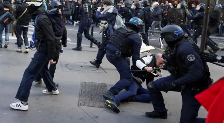 قمع الشرطة الفرنسية
