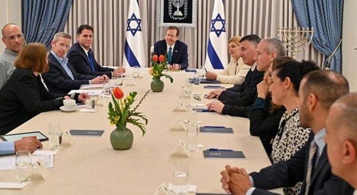 طواقم المفاوضات في ديوان الرئيس الإسرائيلي - أرشيفية.jpg
