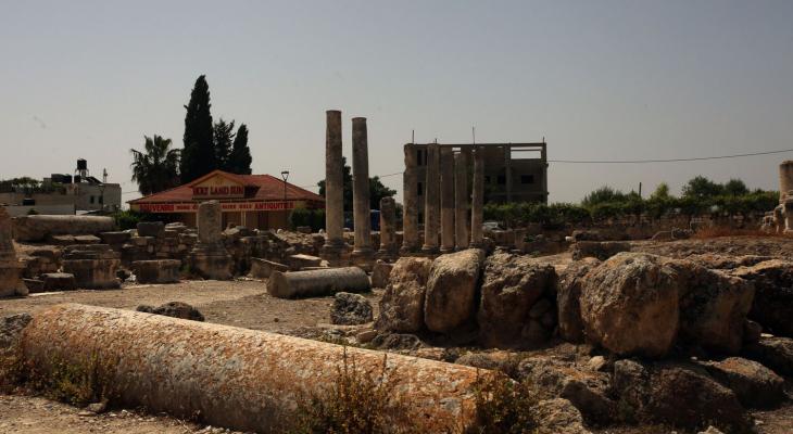 الموقع الأثري في سبسطية.jpg
