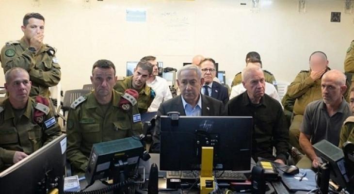 نتنياهو رفقة قادة أجهزته الأمنية