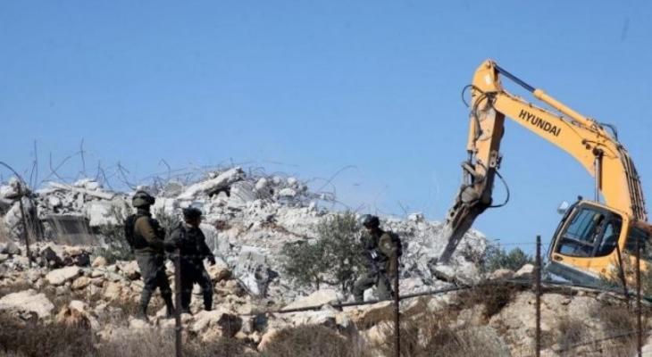 الاحتلال يهدم منازل في الضفة