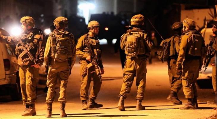 جيش الاحتلال خلال اقتحامات ليلية في الضفة الغربية.jpg