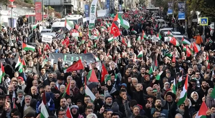 تظاهرة تركية لنصرة غزة.webp