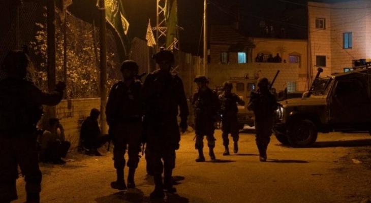 قوات الاحتلال خلال اقتحام ليلي للضفة الغربية.jpg