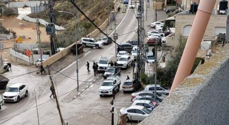 الاحتلال يفرض غرامات على مواطنين في جبل المكبر بالقدس