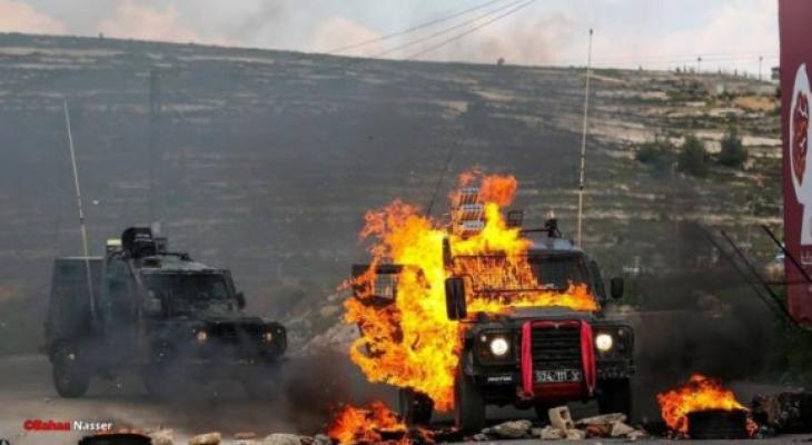 احتراق جيب عسكري للاحتلال خلال مواجهات في رام الله - صورة أرشيفية.jpg