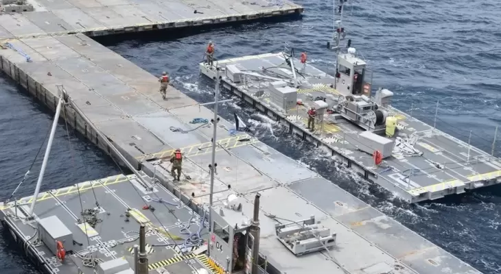 الميناء العائم
