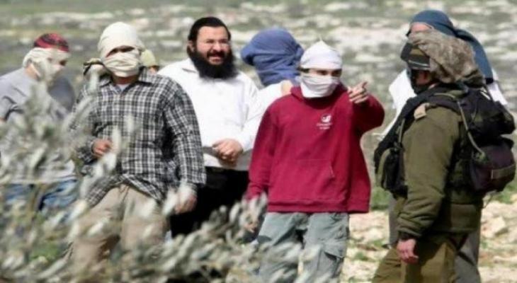 مستوطنون بحماية قوات الاحتلال