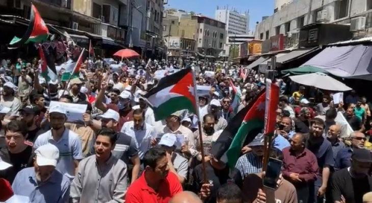 مسيرة حاشدة وسط العاصمة الأردنية نصرة ودعما لأهل غزة