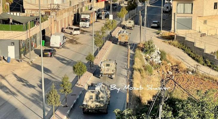الاحتلال يقتحم بيت عزاء الشهيد القواسمي بالخليل