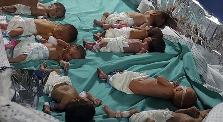 اطفال رضع يعانون نقص الحليب