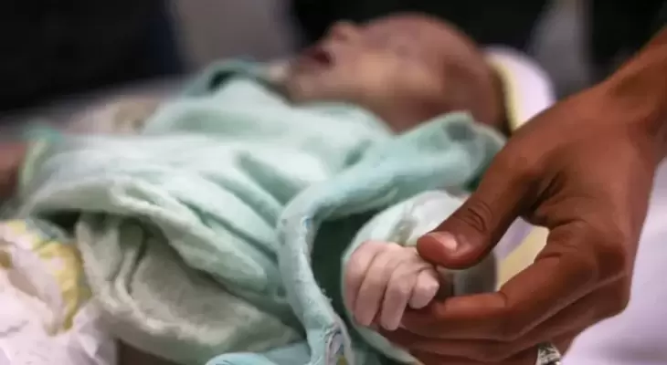 طفلة فلسطينية في مشافي غزة.webp