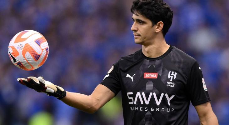 الهلال السعودي يكافىء ياسين بونو