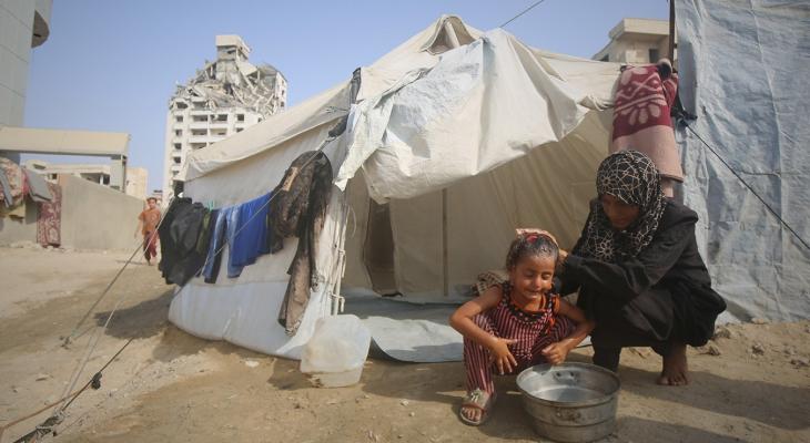 مهرب النازحين بغزة من جحيم الصيف ولهيب الخيام5.jpg