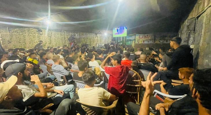 كيف تابع الغزيون أول كلاسيكو بعد الحرب؟