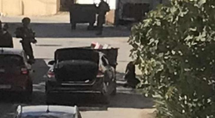 الاحتلال يحتجز شبانا ويعتدي عليهم شمال سلفيت