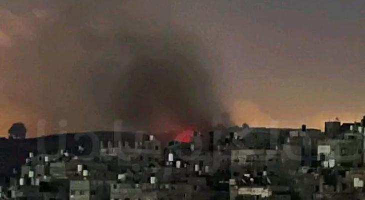 الاحتلال يضرم النار بمنزل في مخيم نور شمس