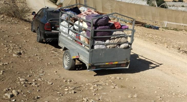 عائلات بدوية ترحل بسبب اعتداءات المستوطنين
