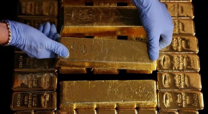 الذهب يستقر بعد قفزة قياسية مدفوعة بالتوترات الاقتصادية