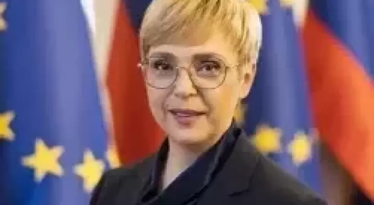 رئيسة سلوفينيا ناتاشا بيرتس موسار.webp