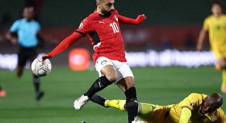 مصر تهزم زيمبابوي بشق الأنفس في كأس أمم أفريقيا