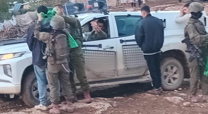 الاحتلال يعتقل ثلاثة شبان من الأغوار الشمالية