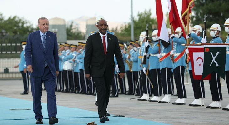 صورة أرشيفية تجمع البرهان وأردوغان في تركيا.jpg