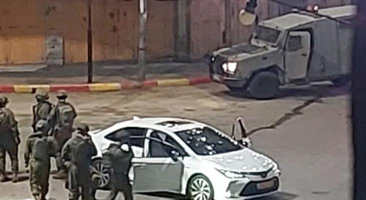 شهيدان بإطلاق نار على سيارة بالحليل.jpg