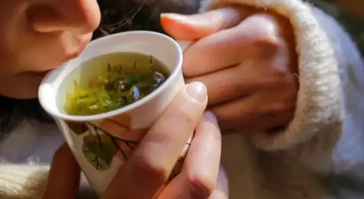 أنواع وفوائد الشاي العشبي السلاح الطبيعي ضد الالتهابات