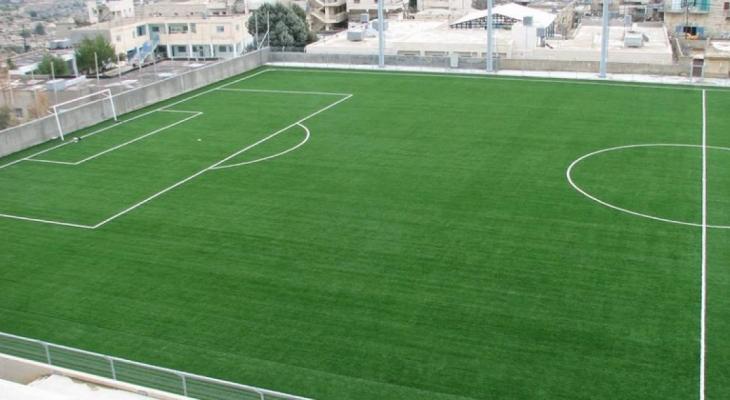 اتحاد الكرة يستنكر منع الاحتلال إدخال العشب الصناعي المخصص للملاعب