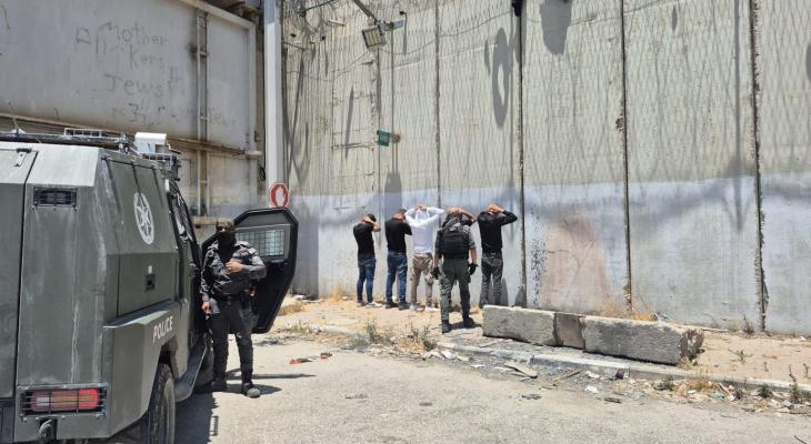 العمال الفلسطينيين.