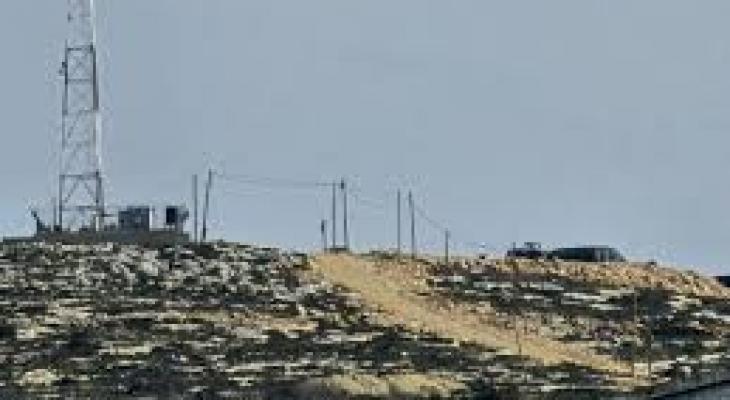 بؤرة استيطانية على جبل عين عينيا جنوب نابلس.jpg