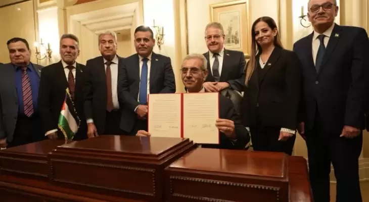 علي شعث يتوسط اللجنة الإدارية