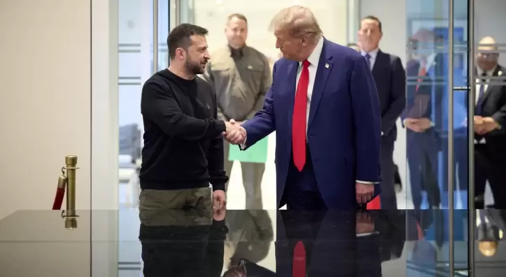 دونالد ترامب خلال لقاء سابق مع الرئيس الأوكراني.webp