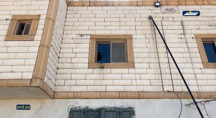 المستوطنون يواصلون اعتداءاتهم على بيوت الفلسطينيين في مسافر يطا جنوب الخليل